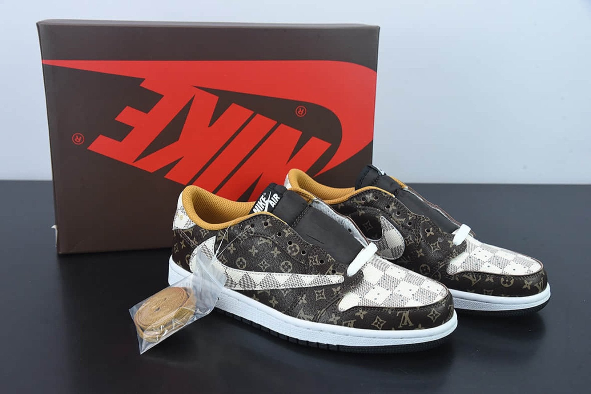 Travis Scott x Nike Air Jordan 1 Low OG