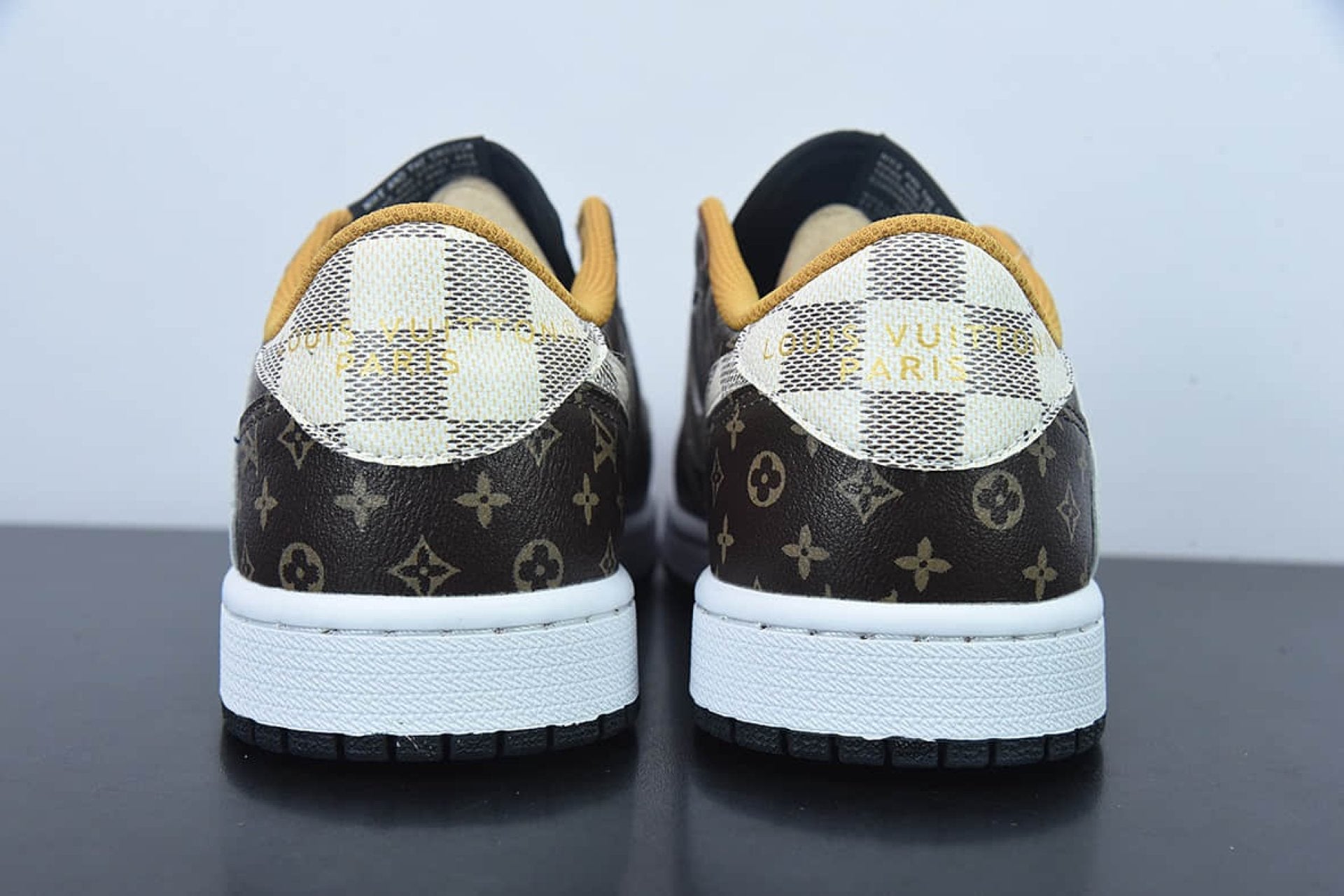Travis Scott x Nike Air Jordan 1 Low OG