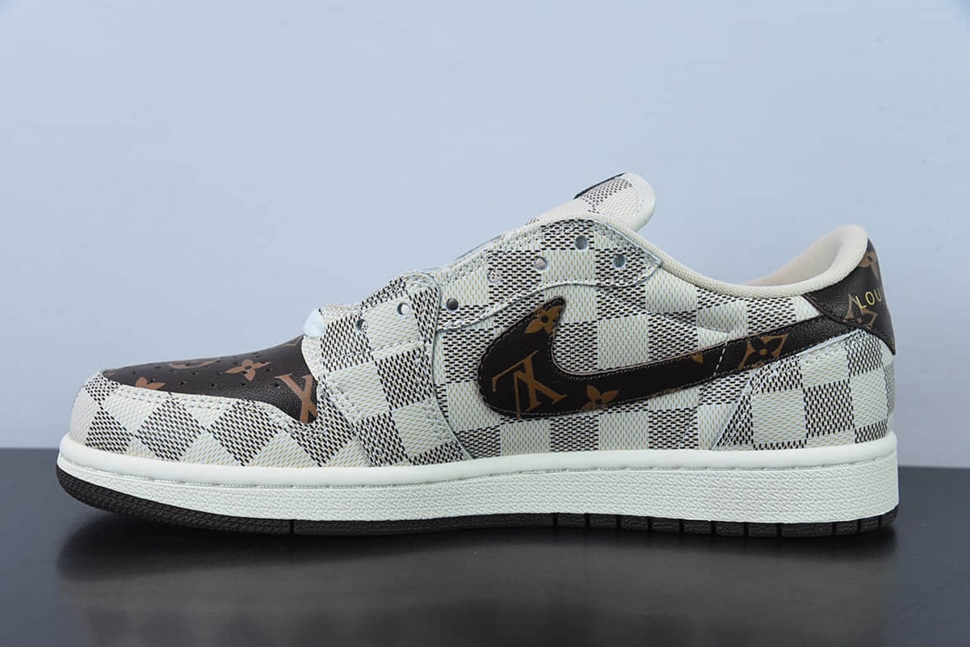 Travis Scott x Nike Air Jordan 1 Low OG Azur Brown