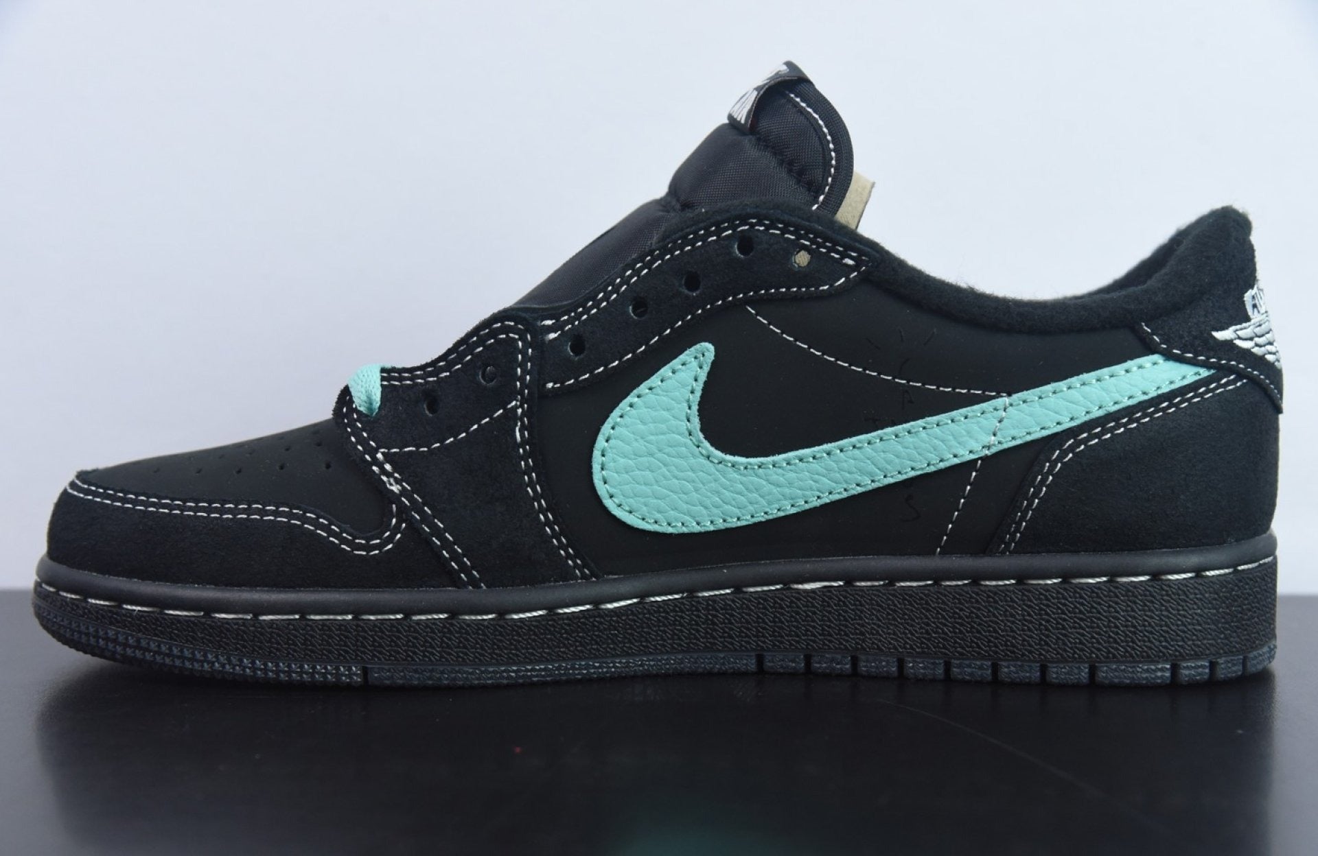 Travis Scott x Tiffany x Nike Air Jordan 1 Low