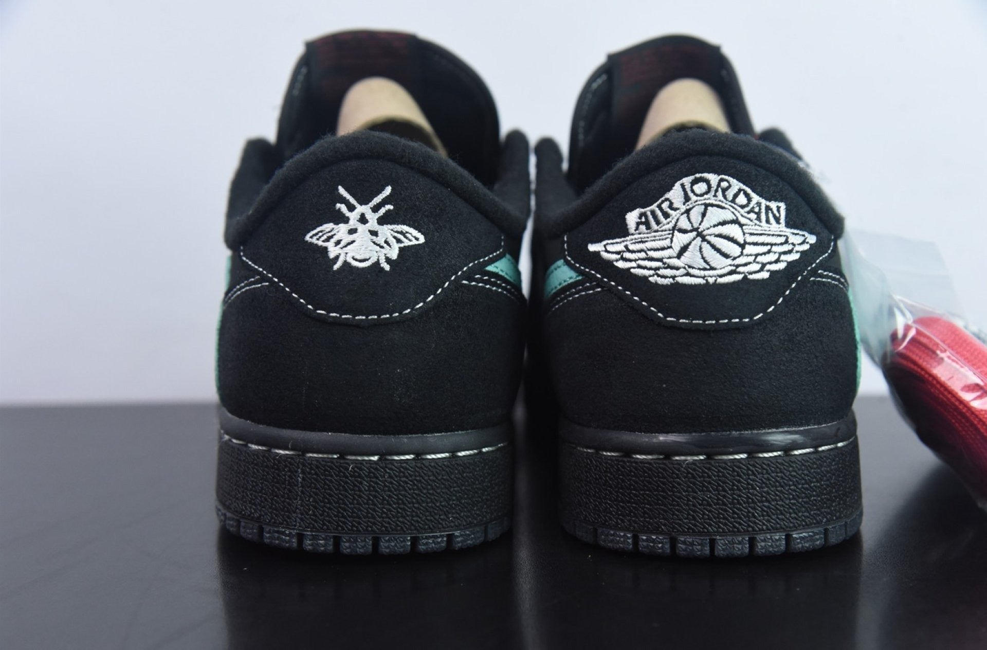 Travis Scott x Tiffany x Nike Air Jordan 1 Low