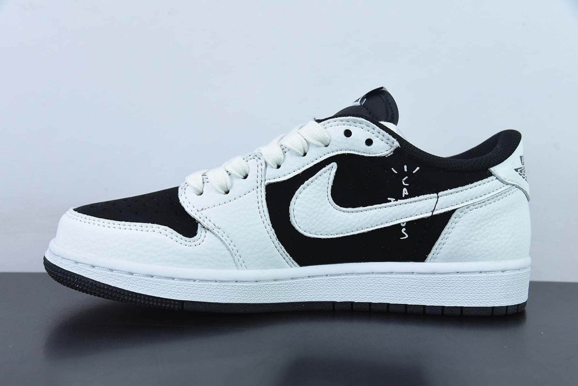 Travis Scott x Air Jordan 1 Low Black and White Panda Low DM7866-101c