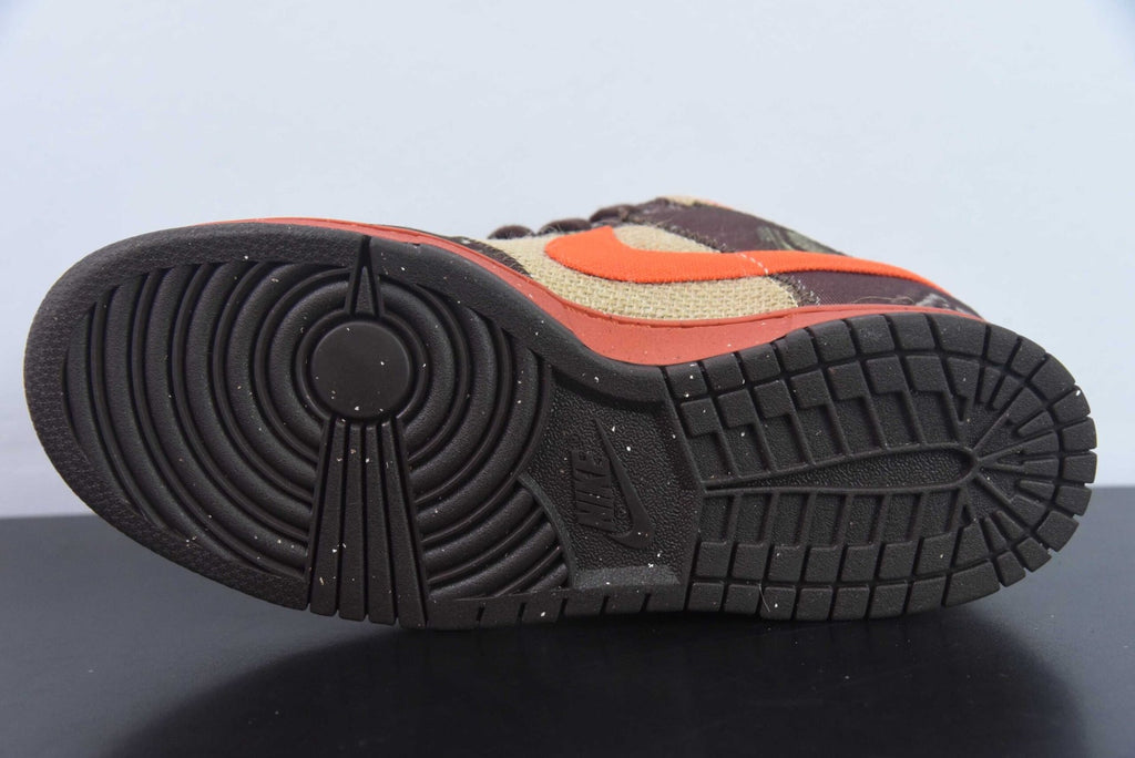 SB Dunk Low Reese Forbes Hunter