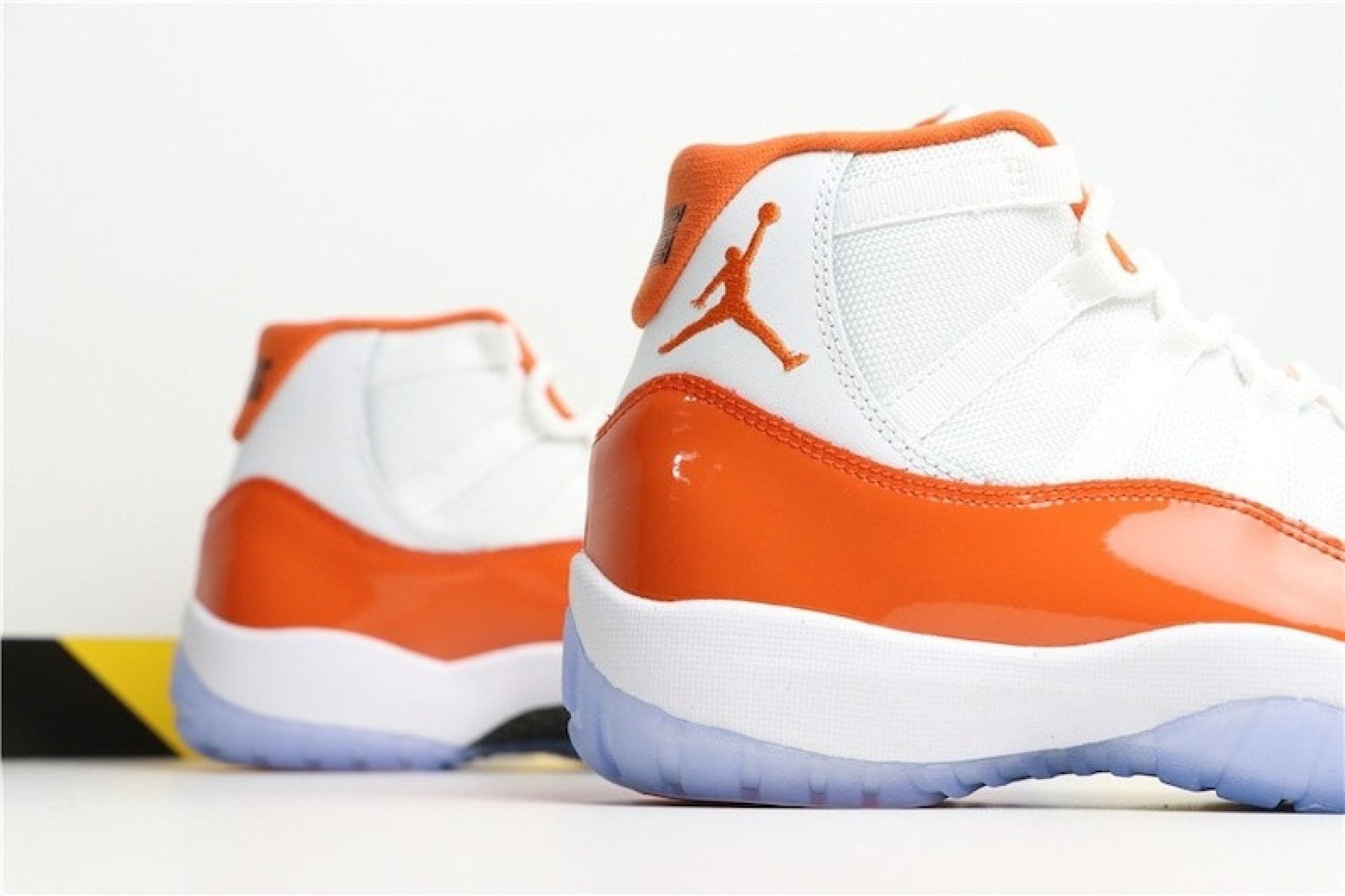 Air Jordan 11 ‘florida Gators’ White Orange Sneakers
