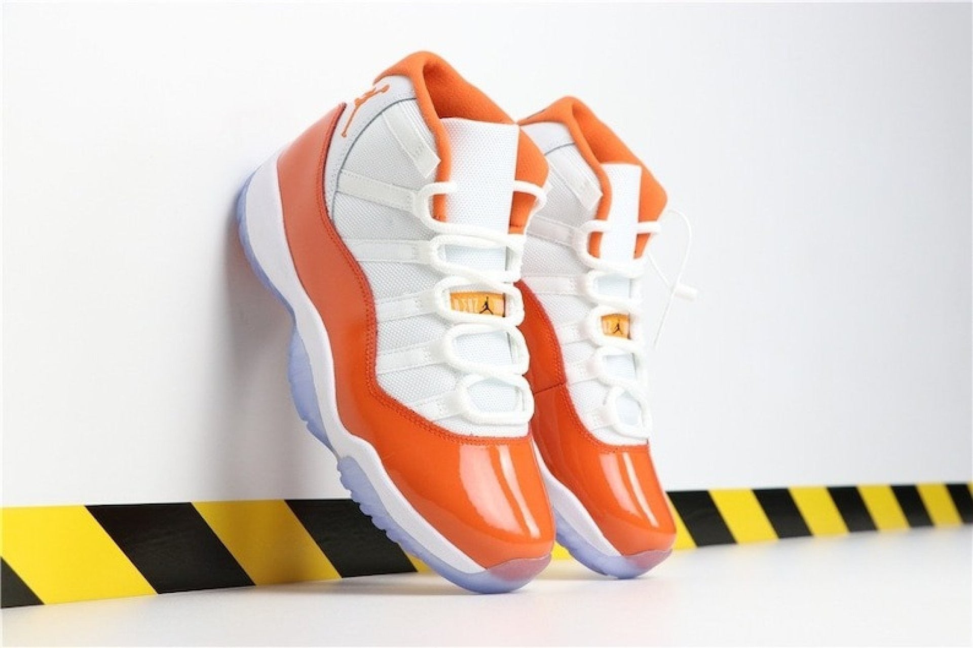 Air Jordan 11 ‘florida Gators’ White Orange Sneakers