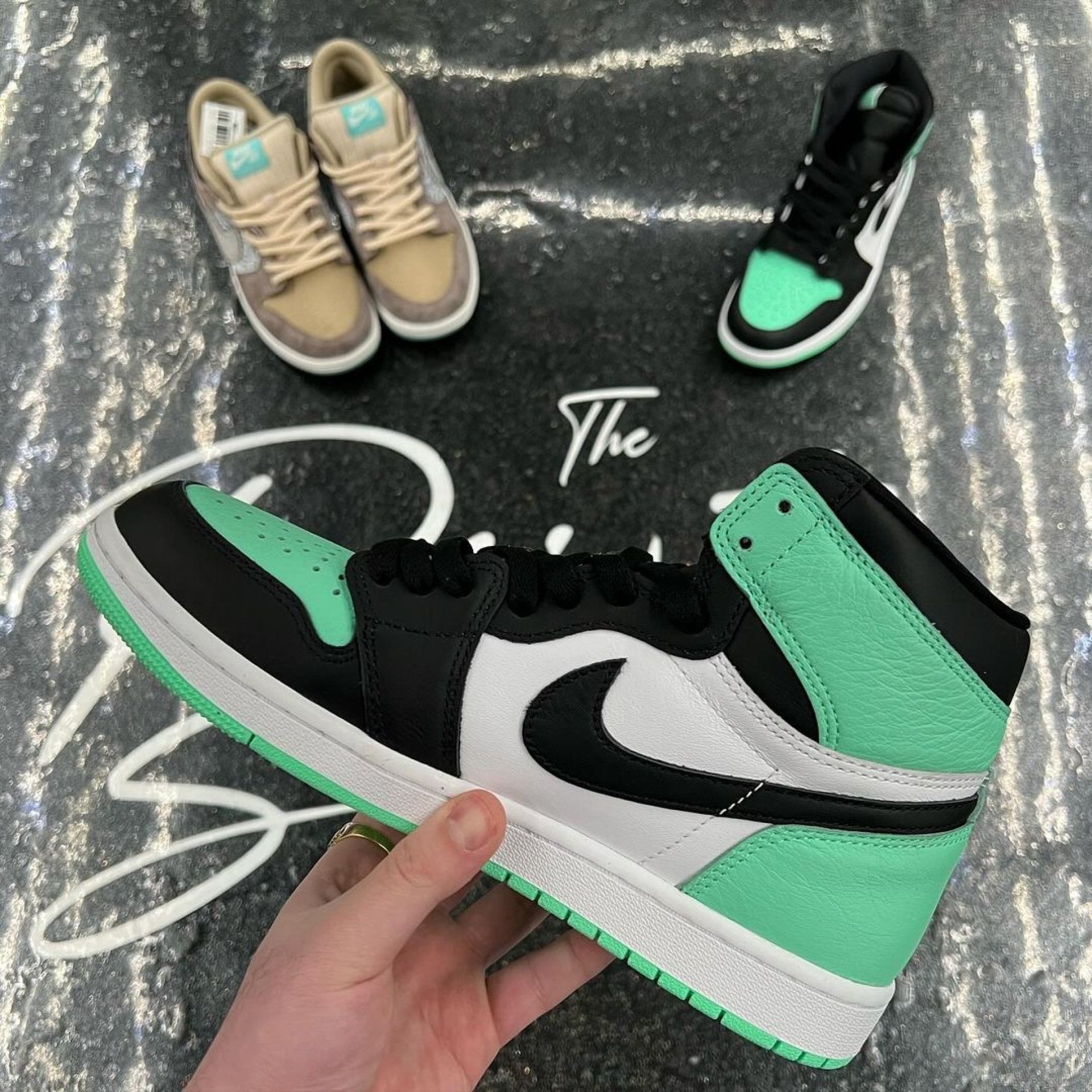 Air Jordan 1 High OG Green Glow DZ5485-130