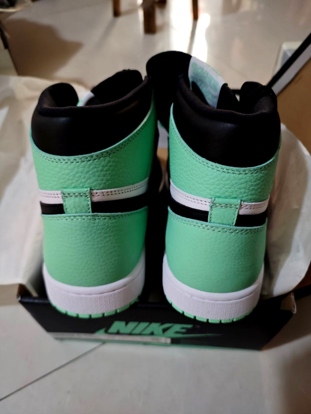 Air Jordan 1 High OG Green Glow DZ5485-130