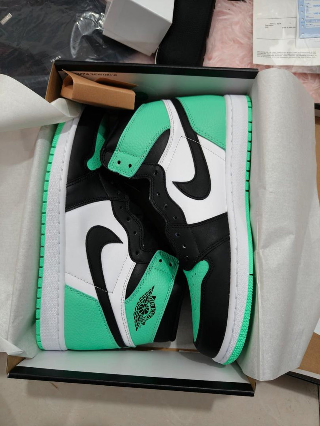 Air Jordan 1 High OG Green Glow DZ5485-130