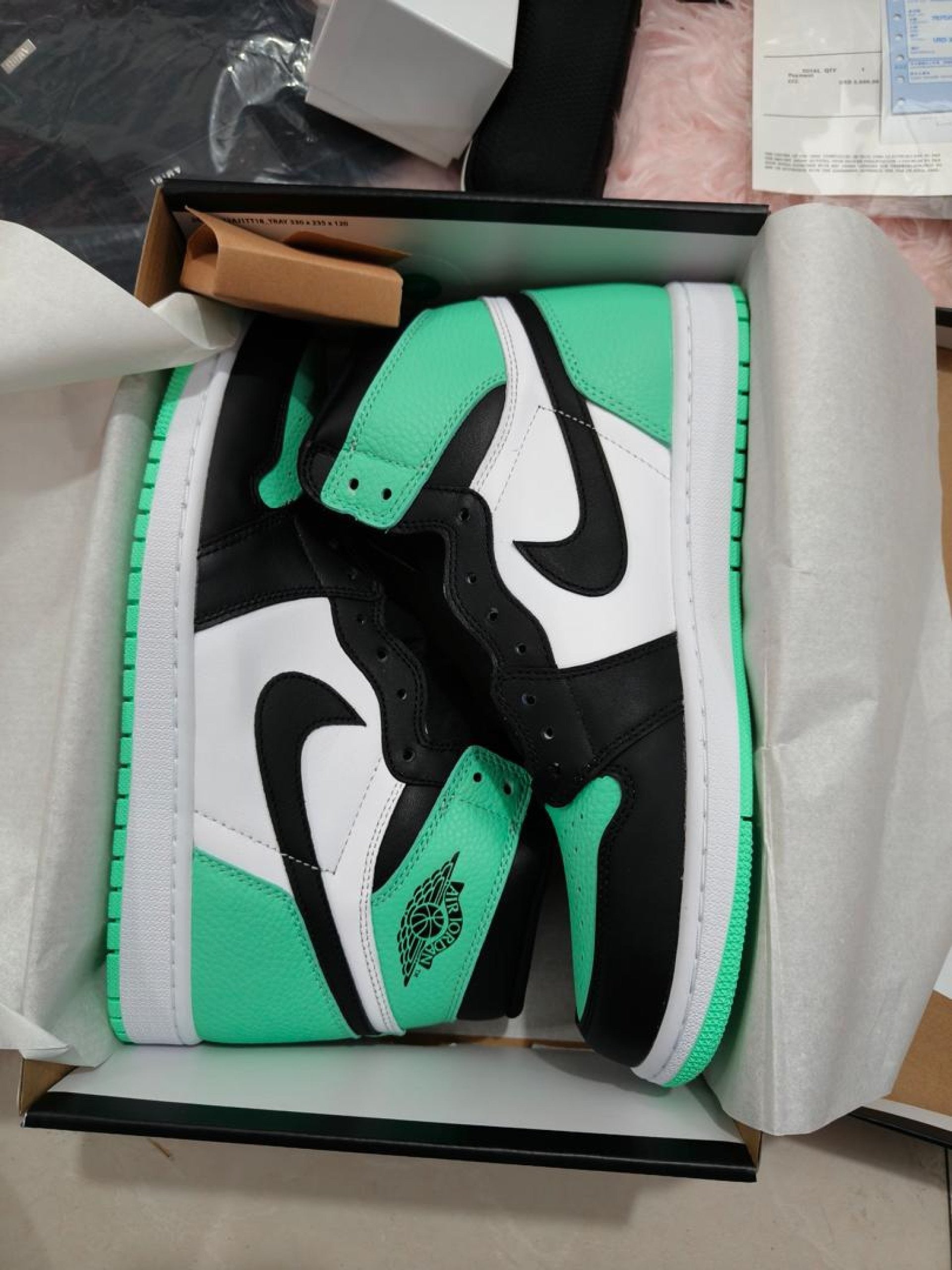 Air Jordan 1 High OG Green Glow DZ5485-130