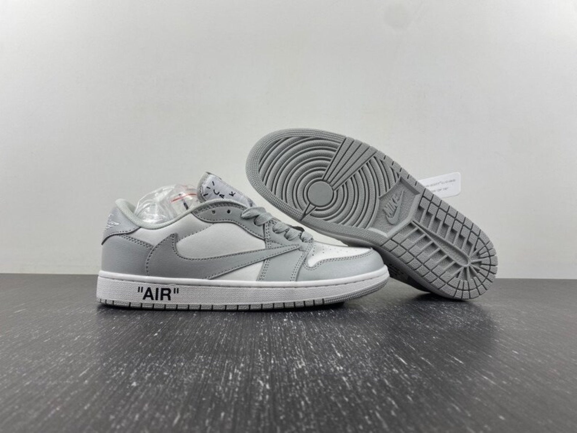 Travis Scott X Jordan 1 Low White Gray