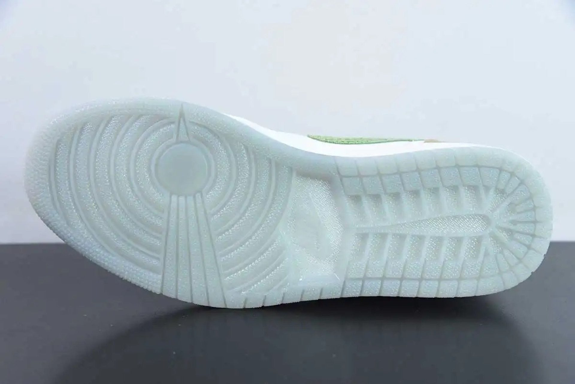 Air Jordan 1 Low OG Year of the Dragon 2024