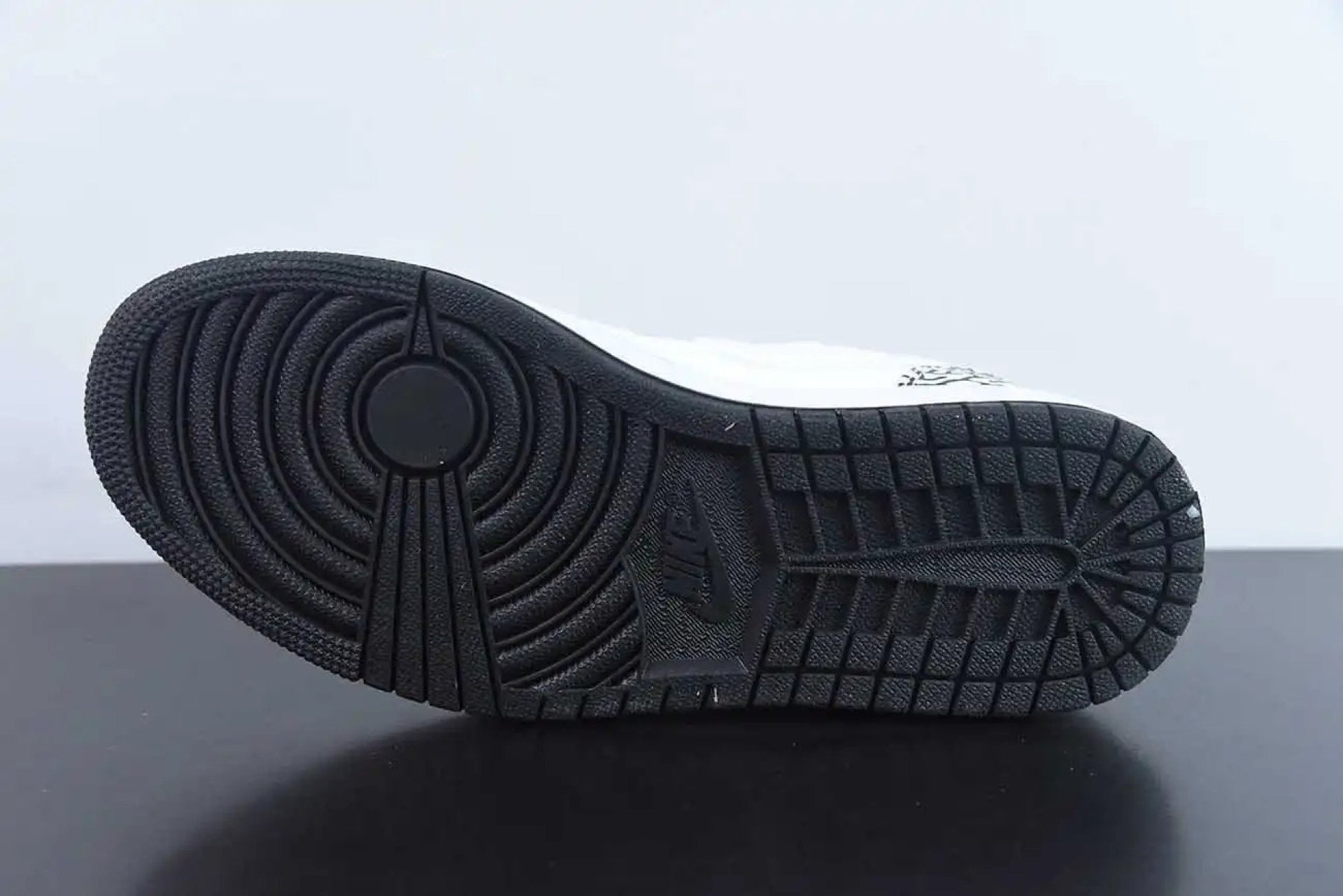 Air Jordan 1 Phat Low Cement Grey