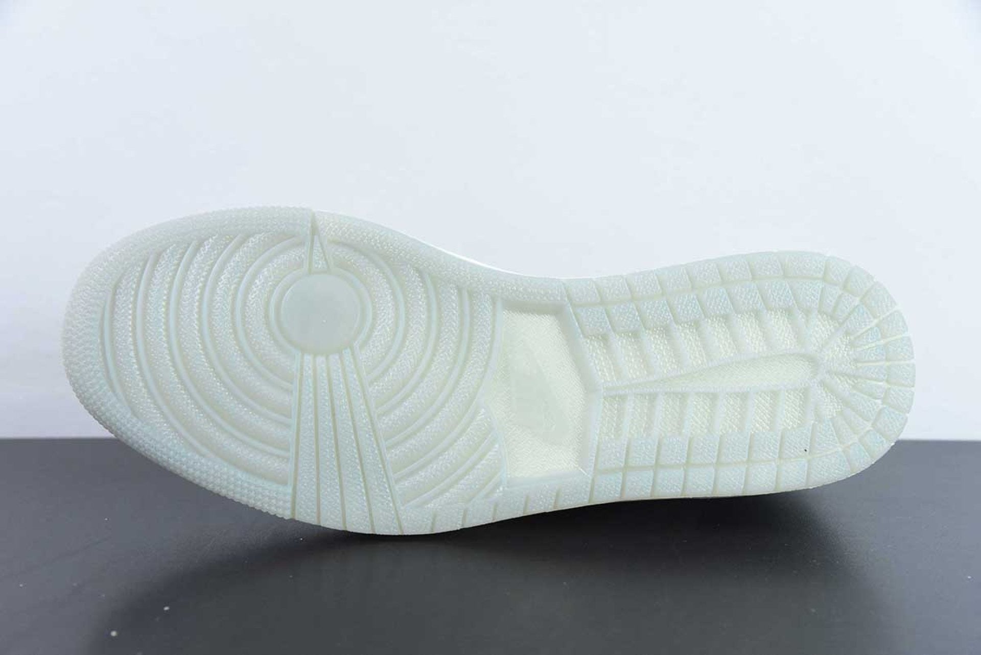 Air Jordan 1 Retro Low OG Year of the Dragon 2024