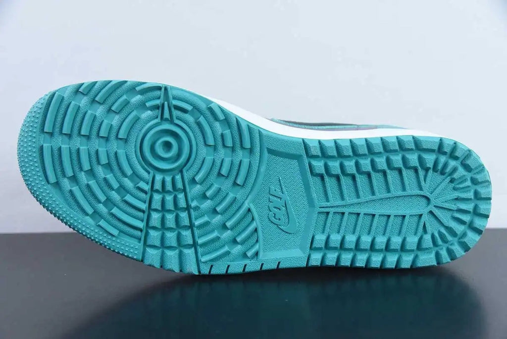 Air Jordan 1 Low Golf Cool Grey Gamma Blue