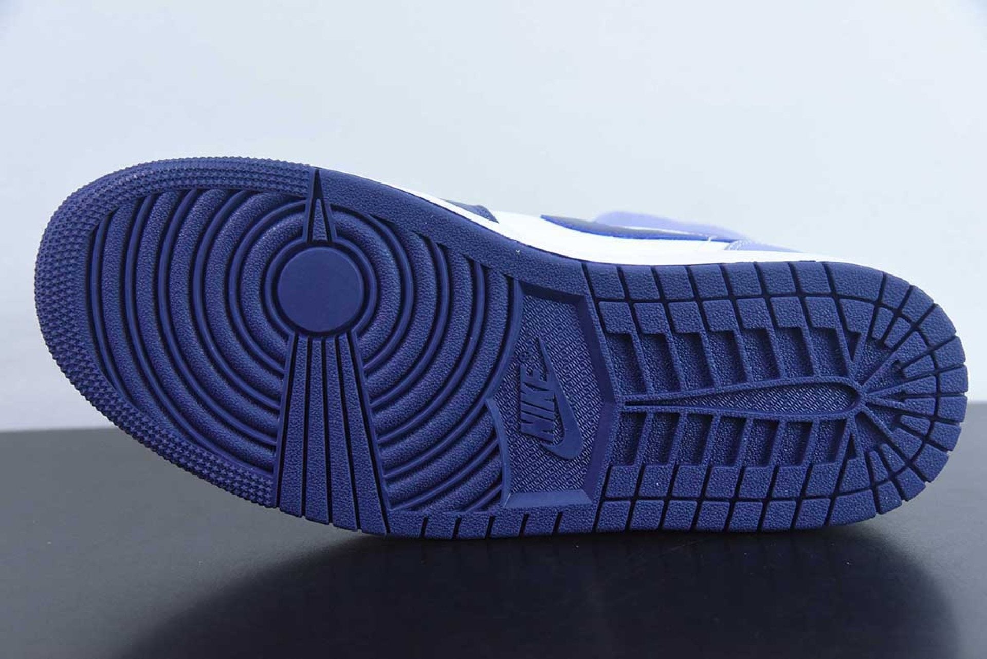 Air Jordan 1 Mid Blueberry