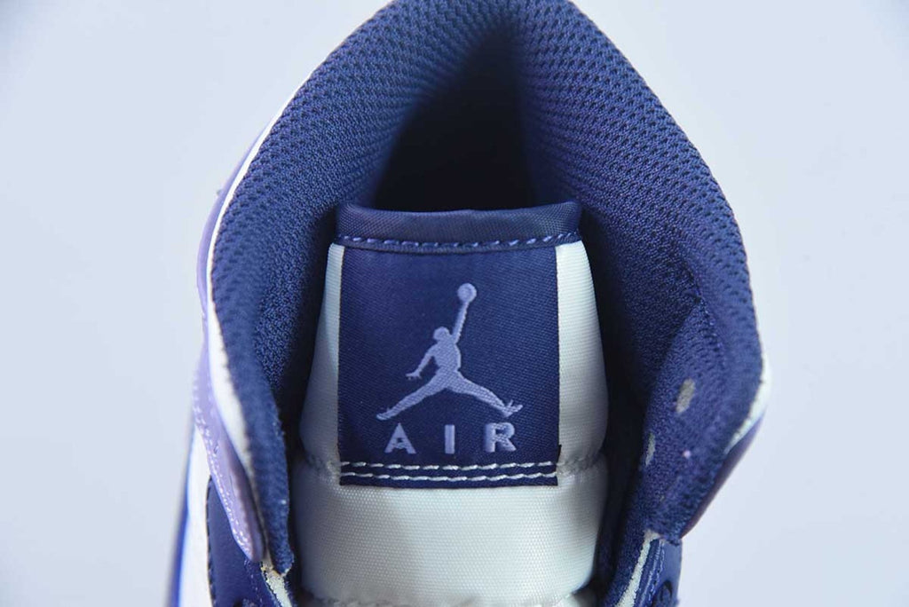 Air Jordan 1 Mid Blueberry