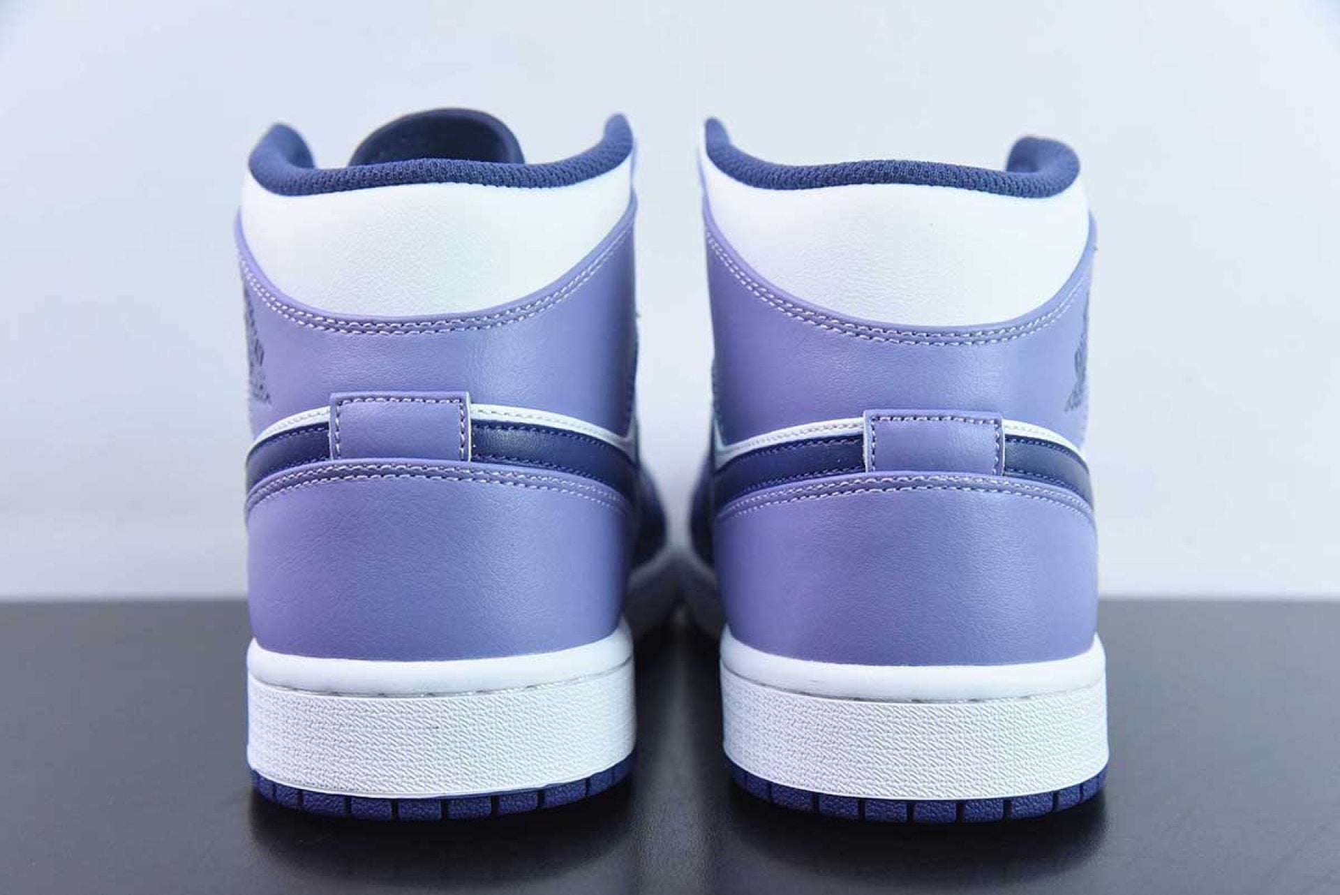 Air Jordan 1 Mid Blueberry