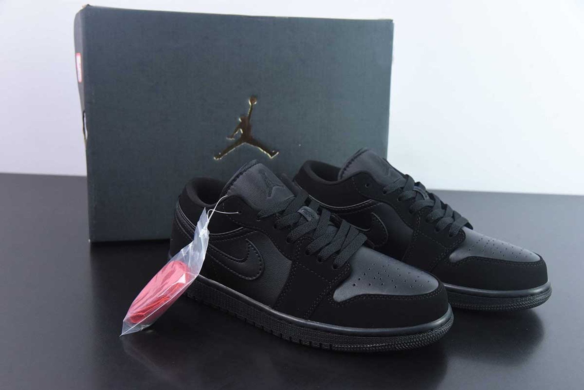 Air Jordan 1 Retro Low Triple Black