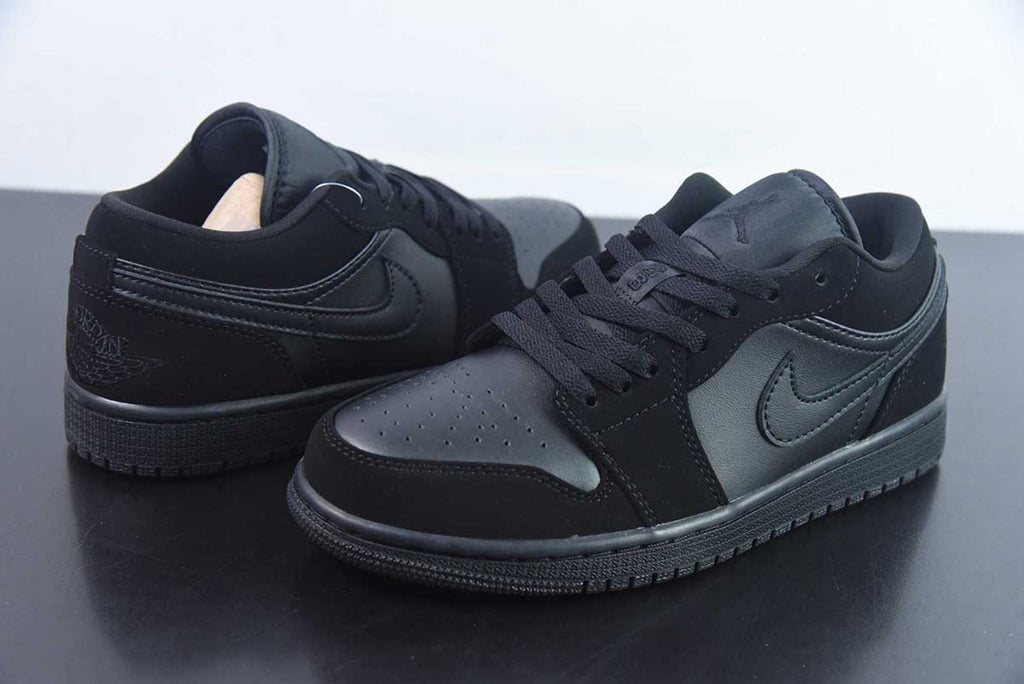 Air Jordan 1 Retro Low Triple Black
