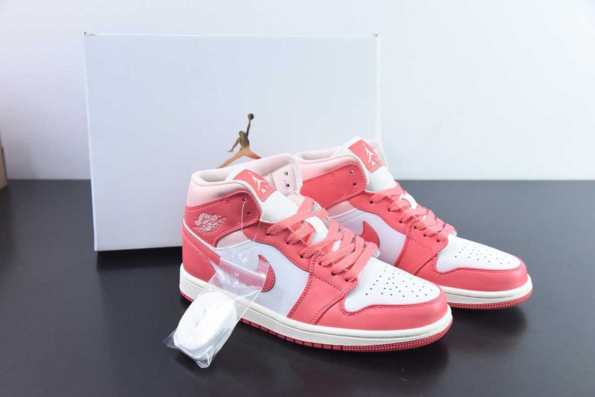 air Jordan 1 Mid Strawberries and Cream