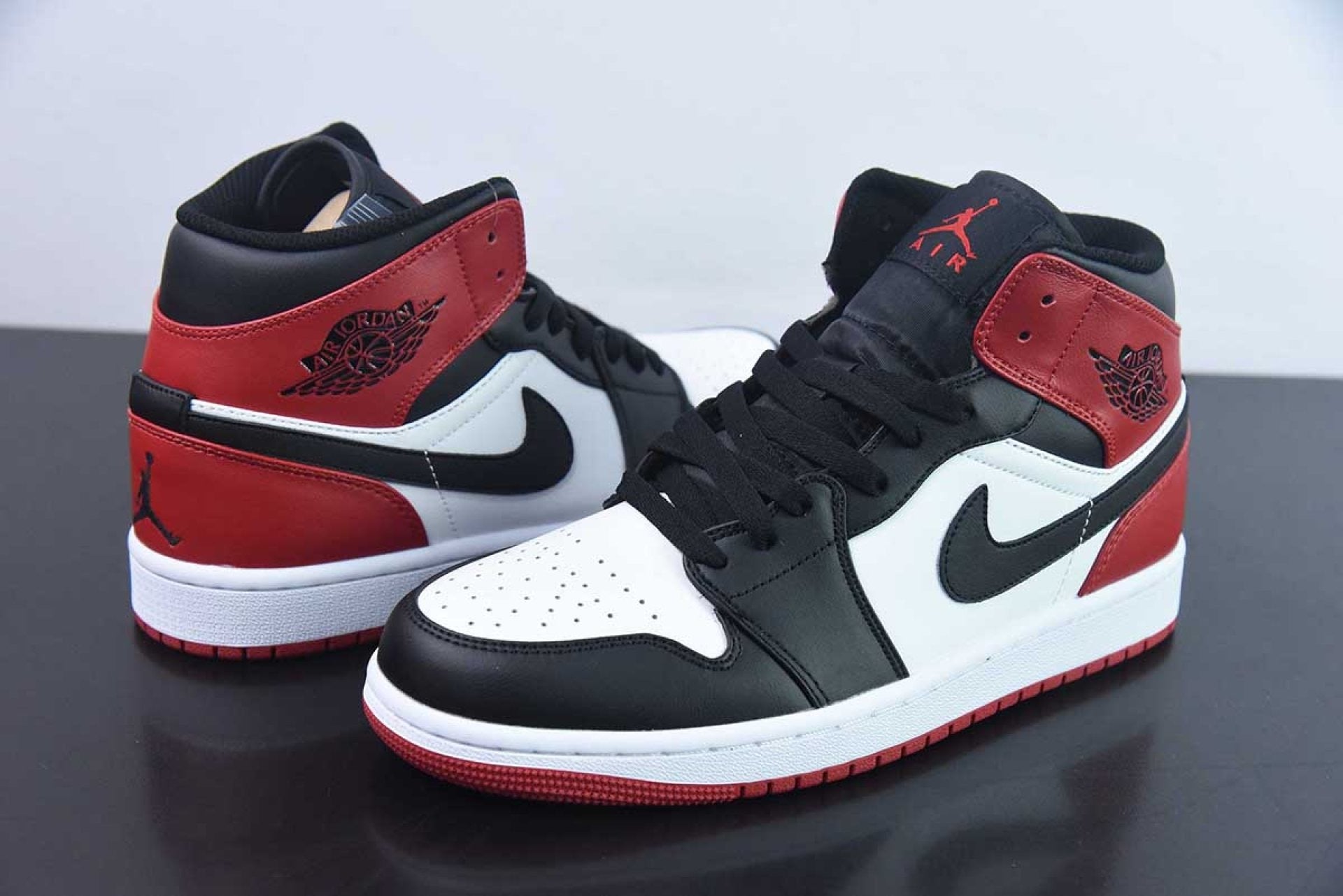 Air Jordan 1 Retro Old Love