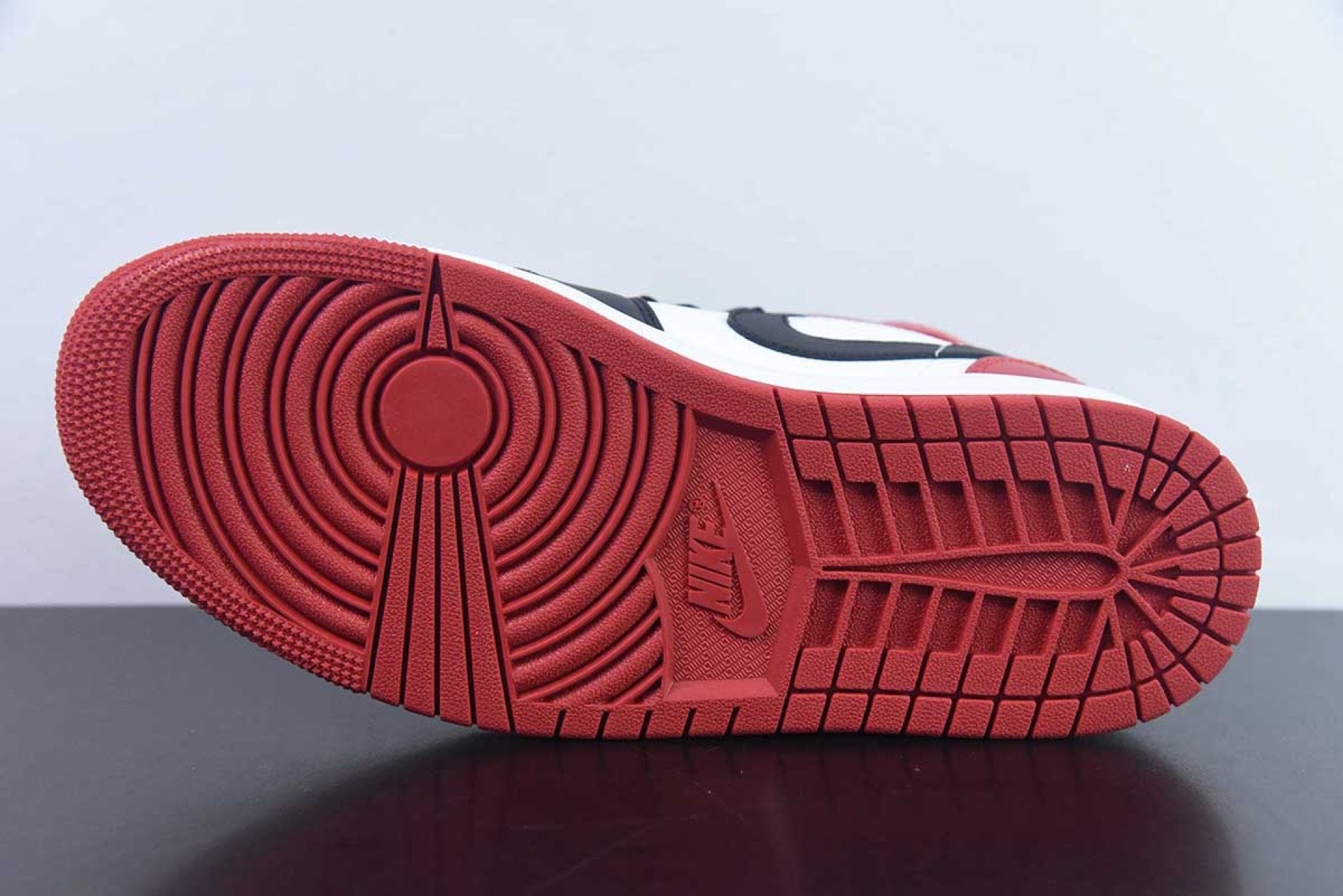 Air Jordan 1 Retro Old Love