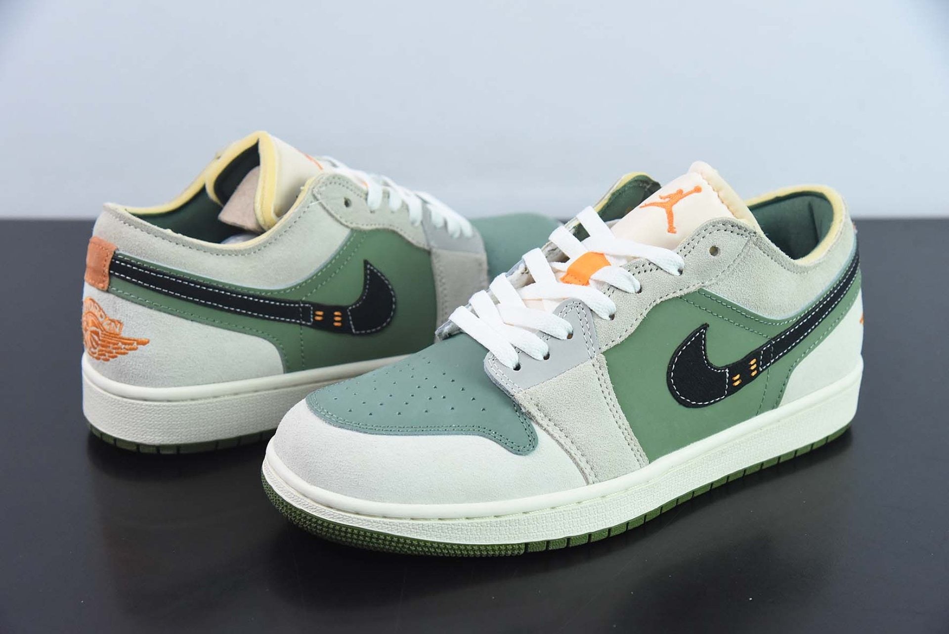 Air Jordan 1 Low SE Craft Light Olive