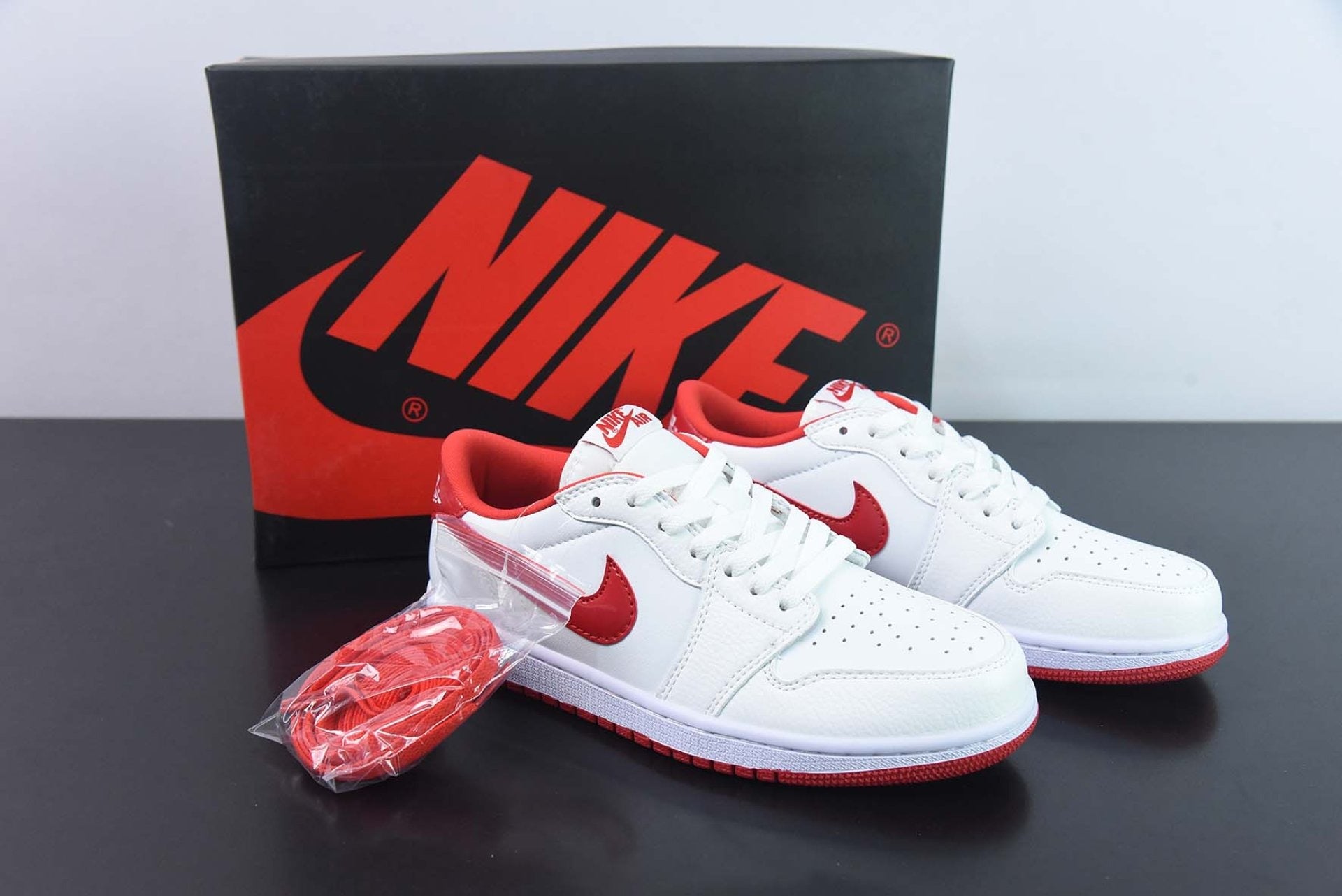 Air Jordan 1 Retro Low OG University Red