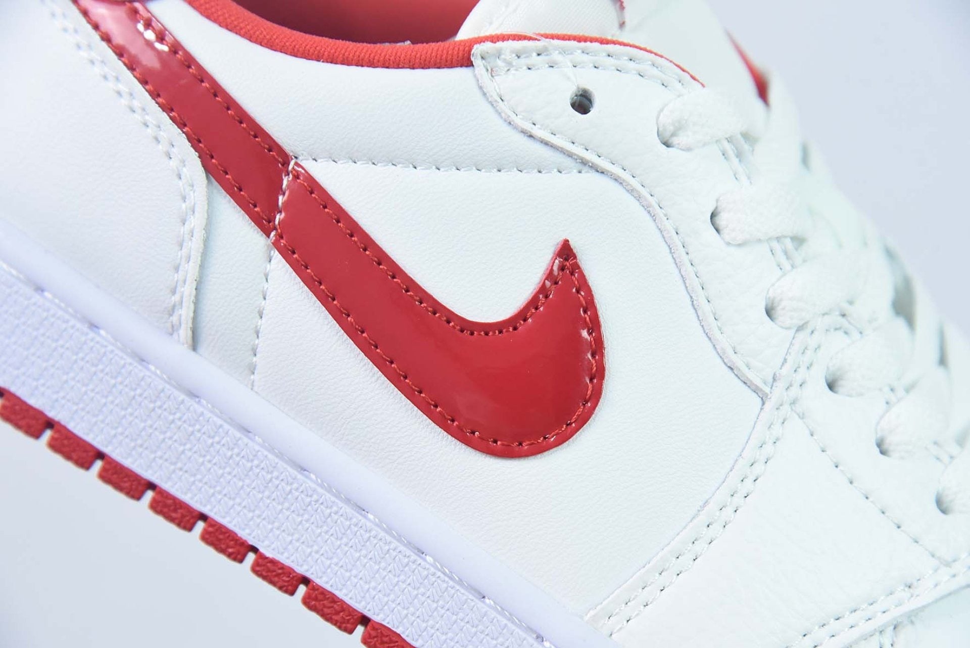 Air Jordan 1 Retro Low OG University Red