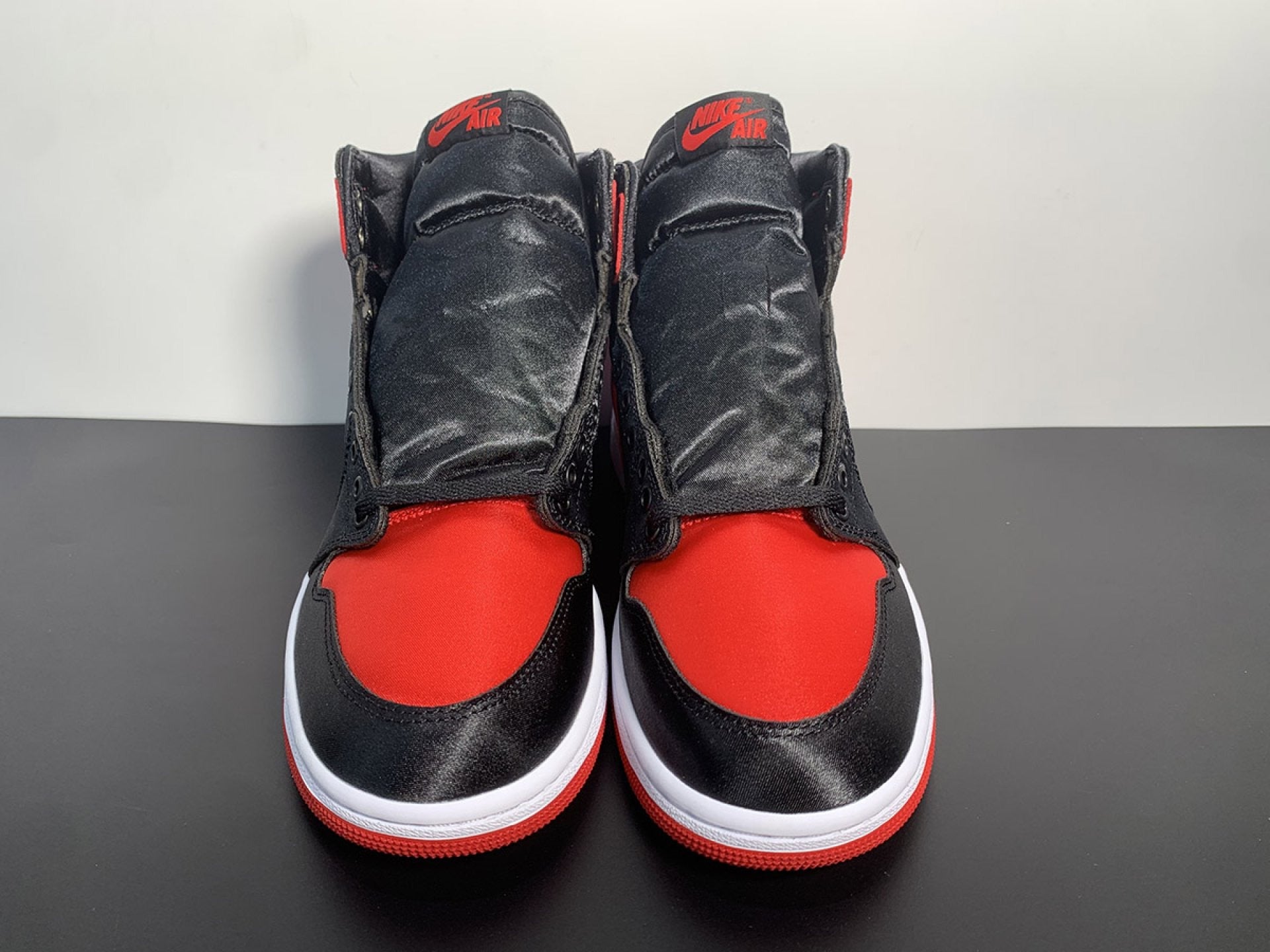 Air Jordan 1 Retro High OG Satin Bred