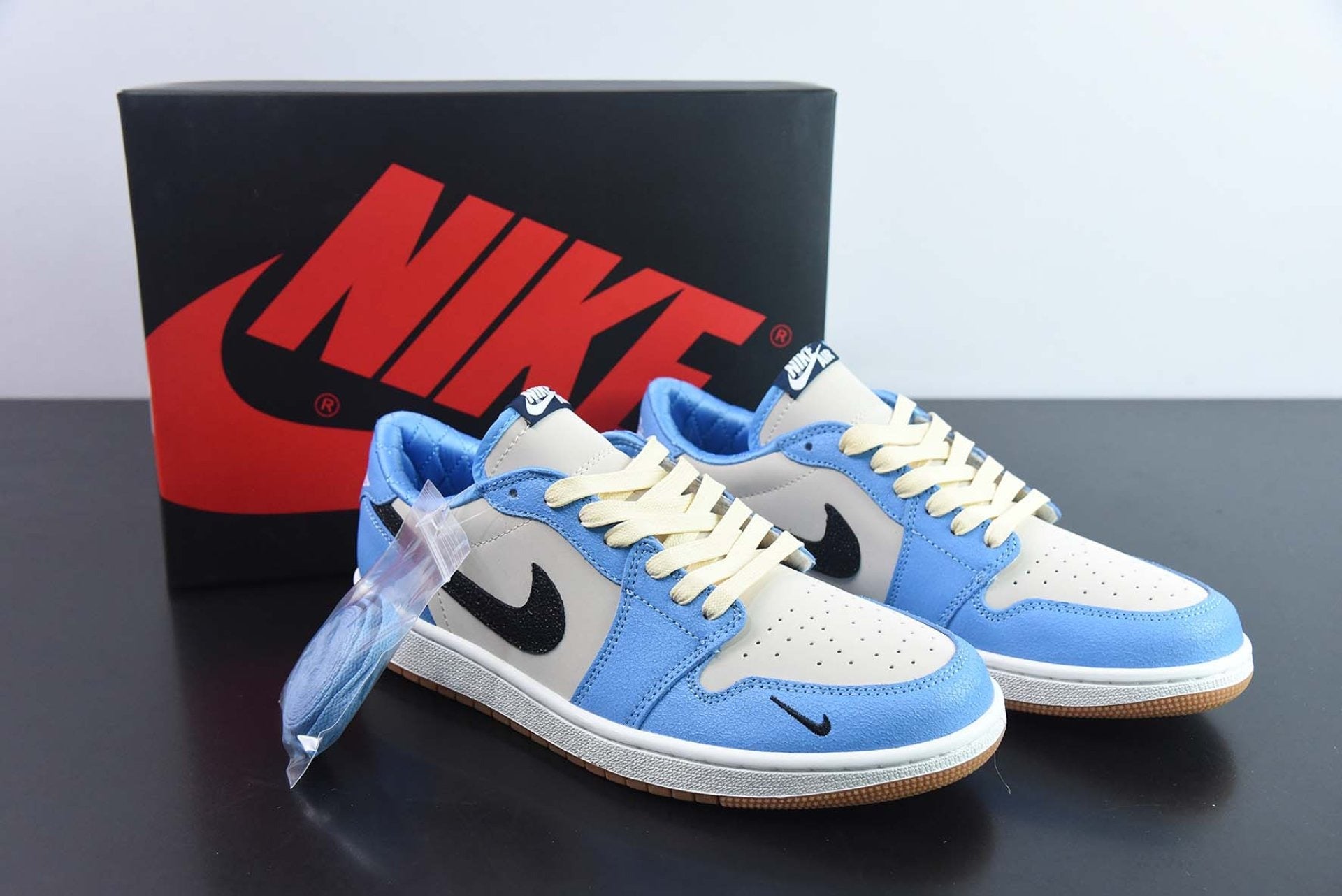 Jordan 1 Retro Low OG UNC PE