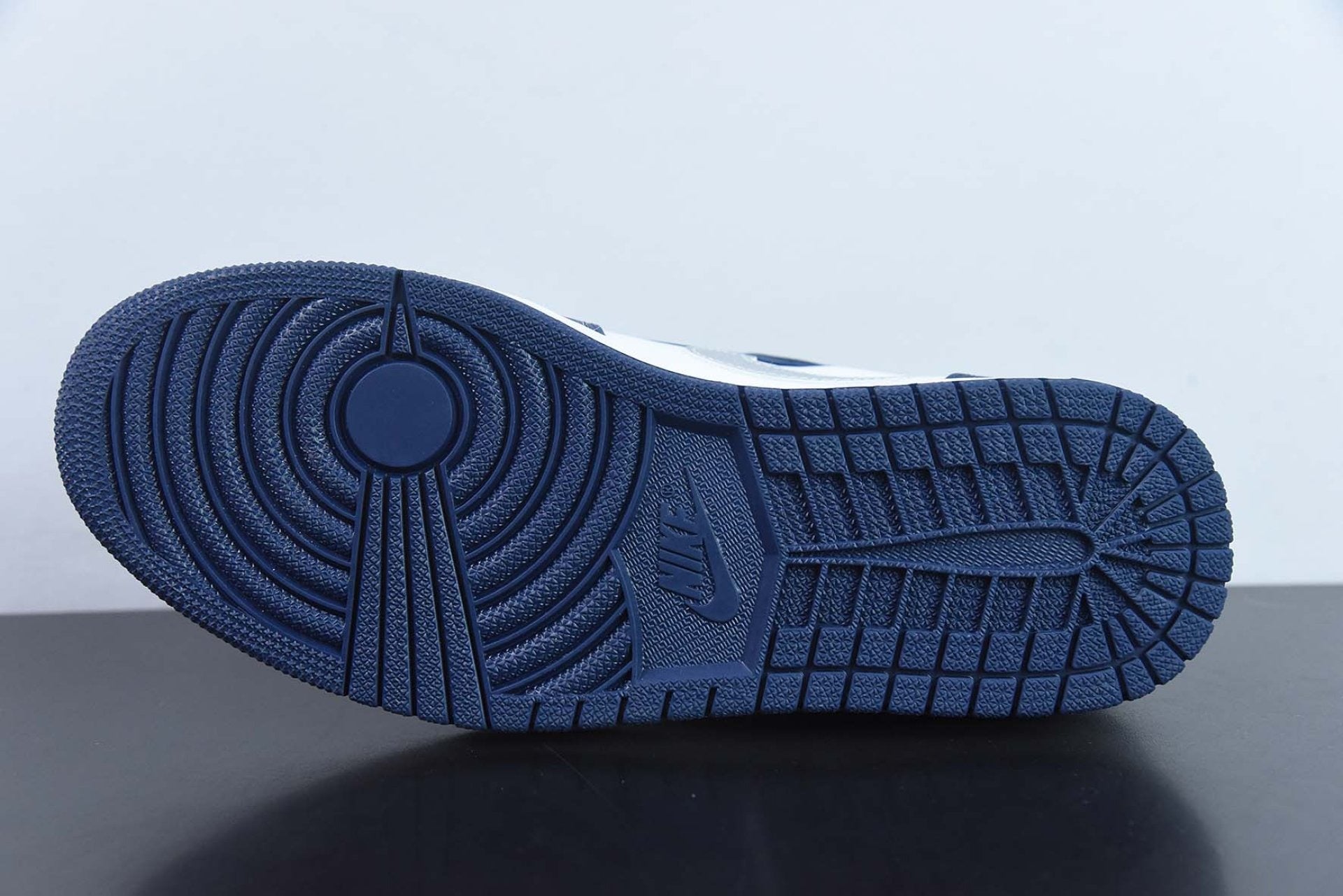 SB x Air Jordan 1 Low Midnight Navy