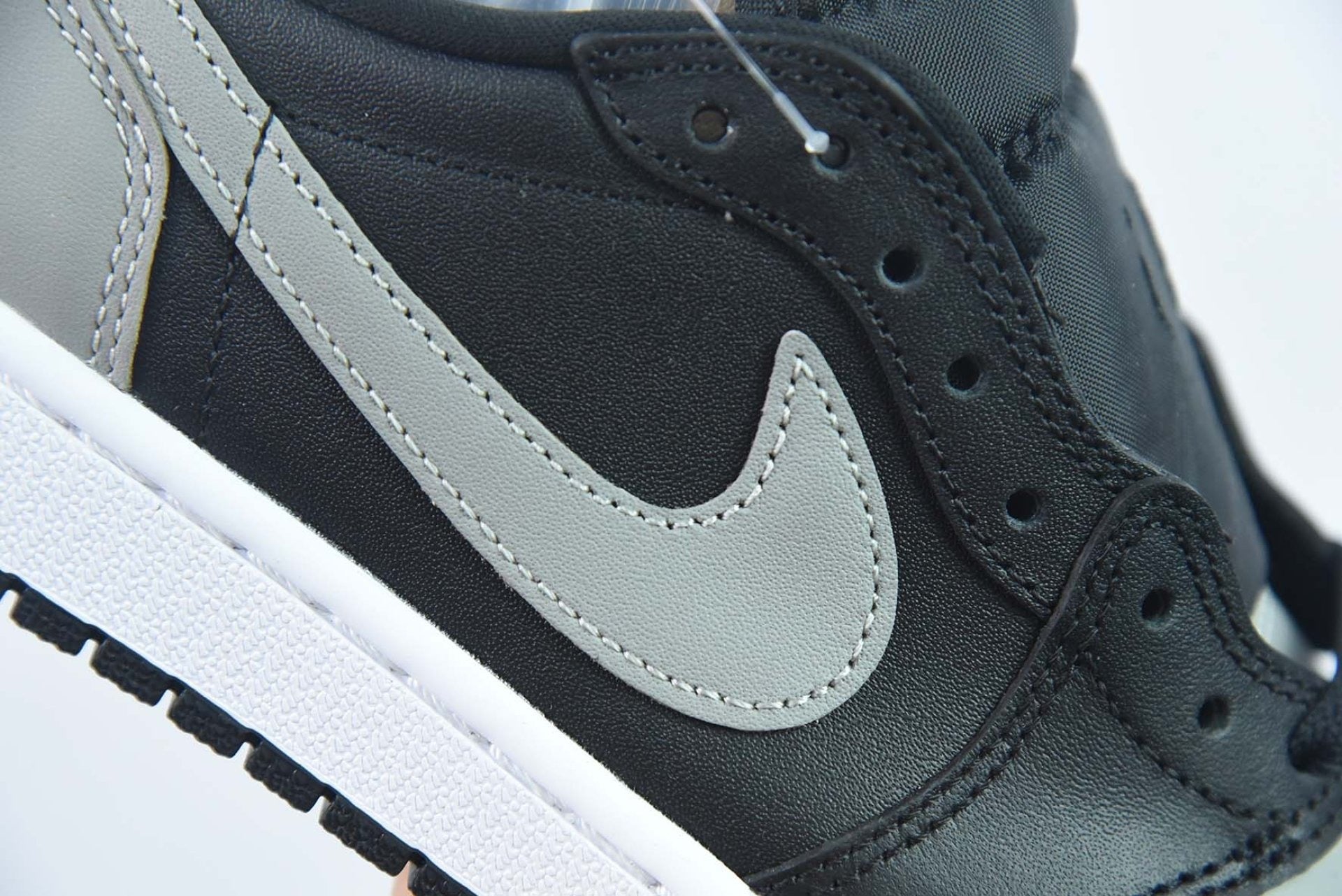 Air Jordan 1 Retro Low Shadow