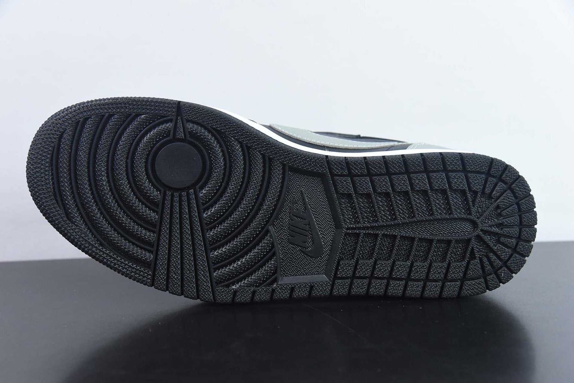 Air Jordan 1 Retro Low Shadow