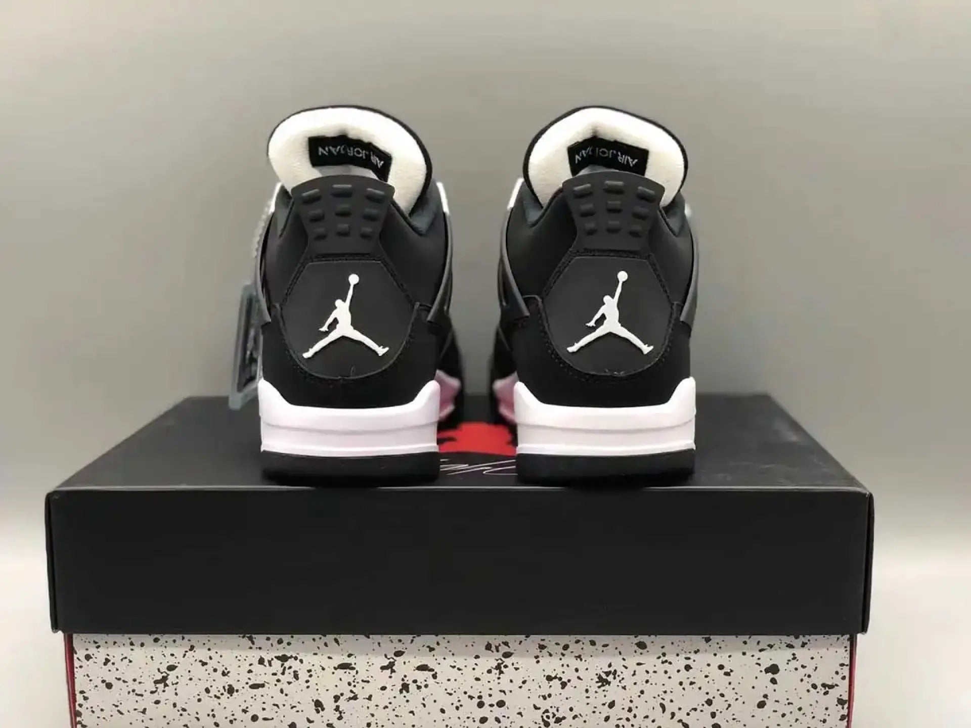 Air Jordan 4 Retro White Thunder