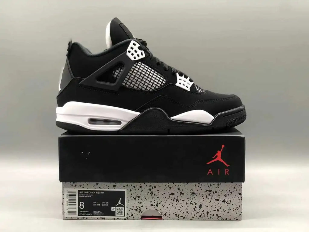 Air Jordan 4 Retro White Thunder