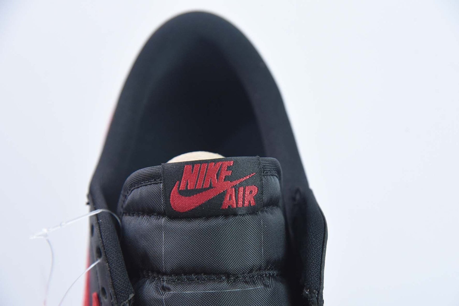 Air Jordan 1 Retro Low Bred