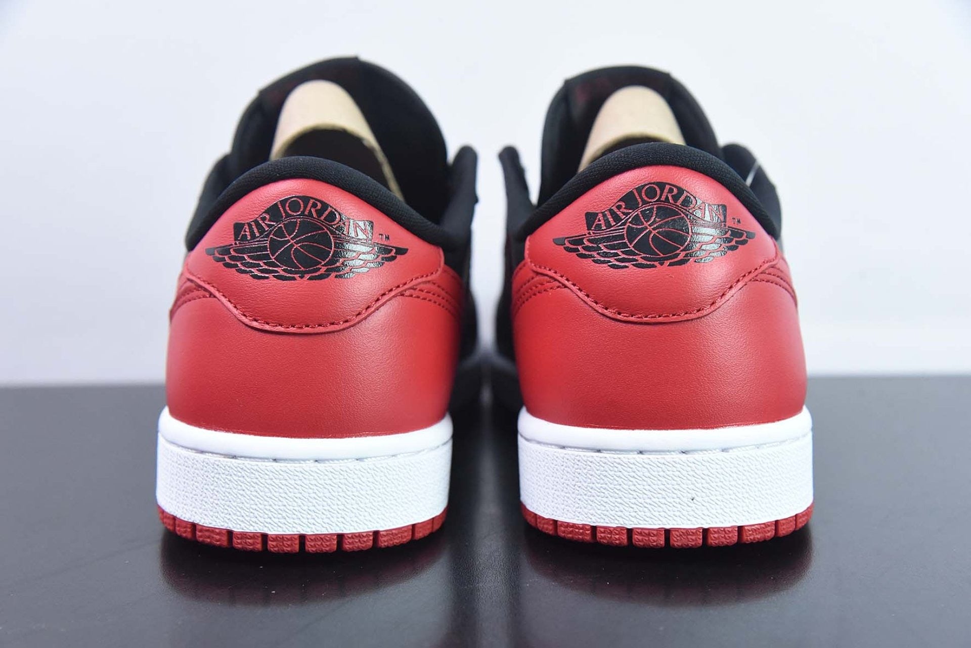 Air Jordan 1 Retro Low Bred