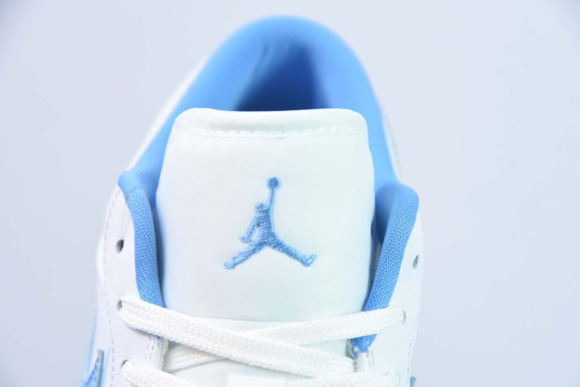 Air Jordan 1 Low “Born To Fly” Appears In University Blue