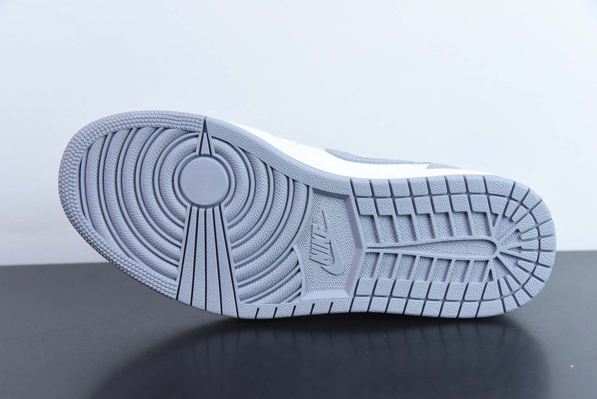 Air Jordan 1 Retro Low OG Atmosphere Grey