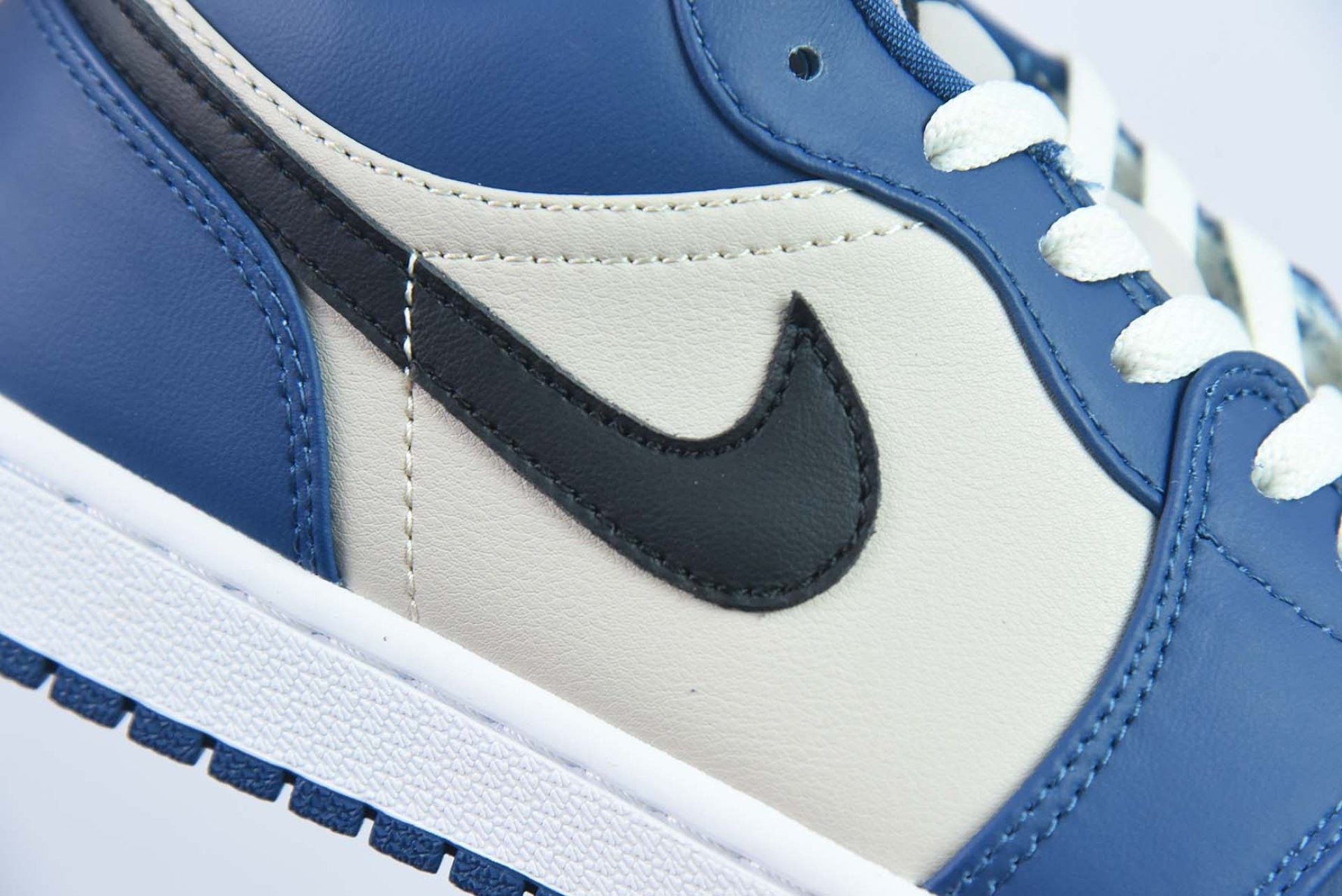 Air Jordan 1 Low Georgetown