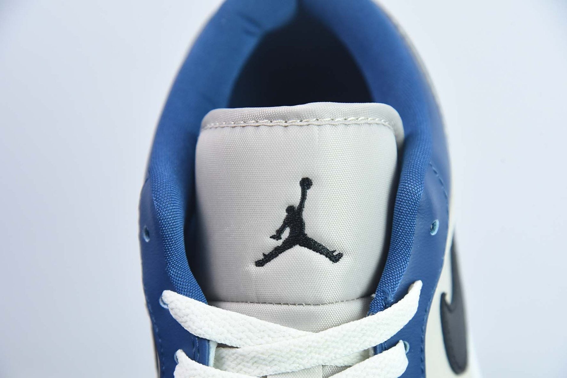 Air Jordan 1 Low Georgetown