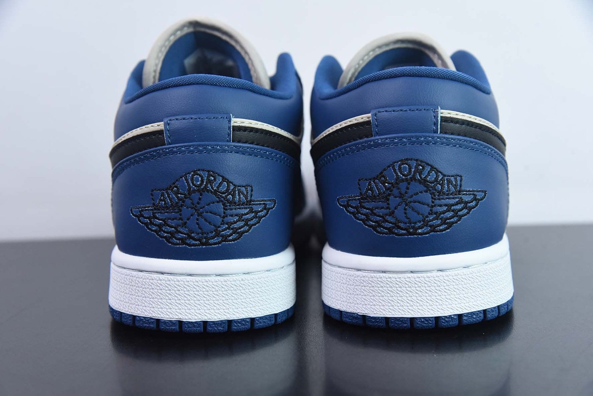 Air Jordan 1 Low Georgetown