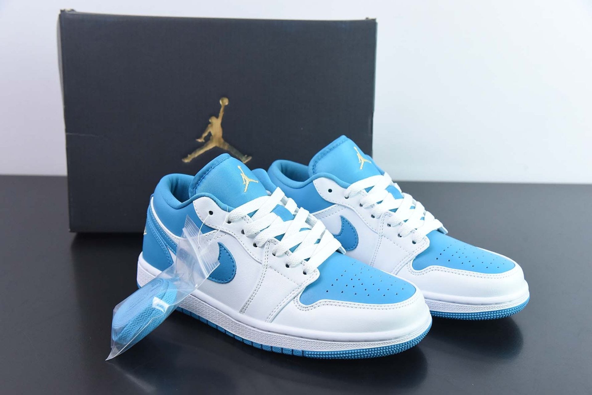 Air Jordan 1 Low Aquatone