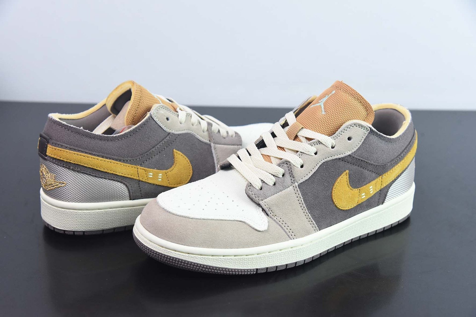 Air Jordan 1 Low SE Craft Taupe Haze