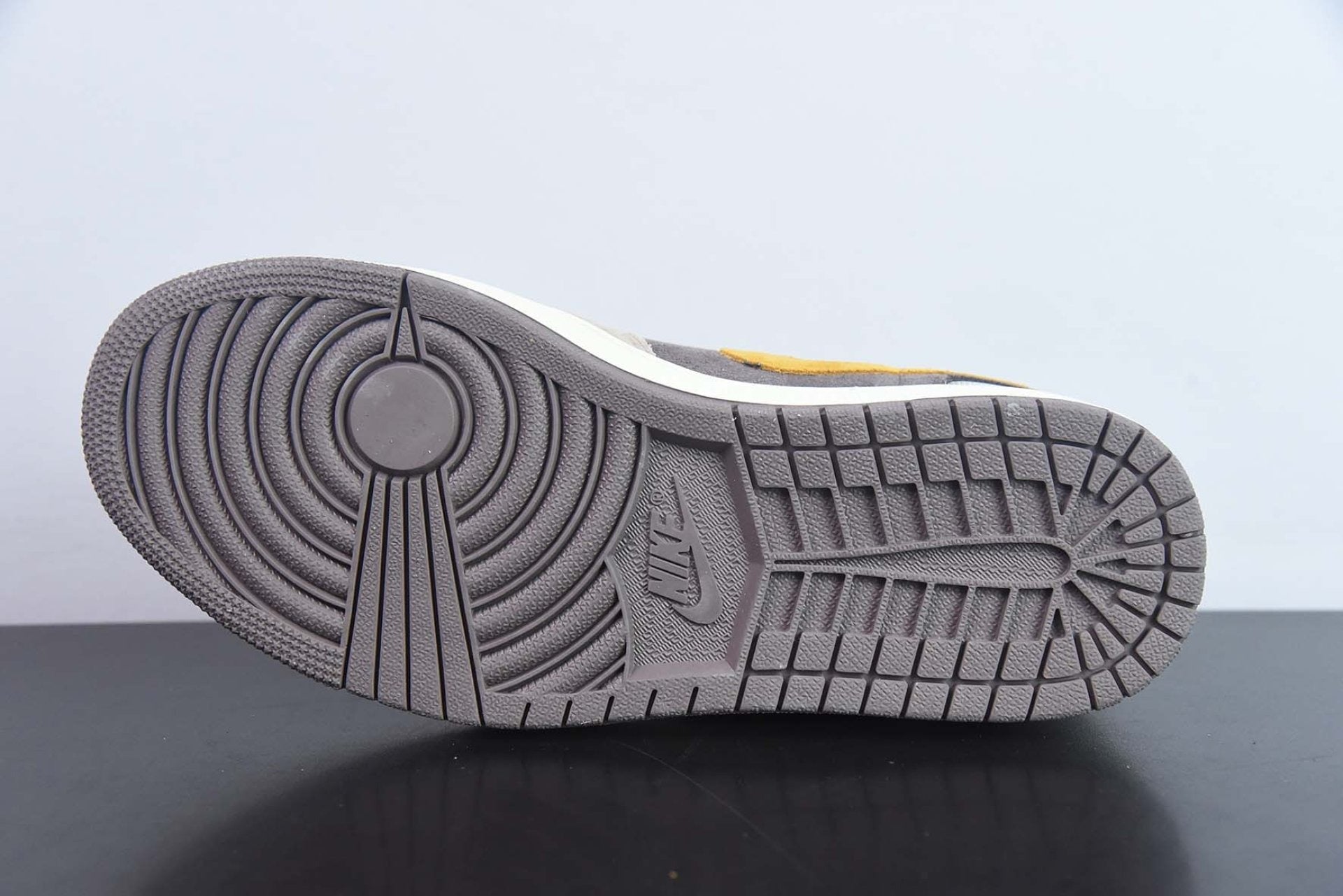 Air Jordan 1 Low SE Craft Taupe Haze