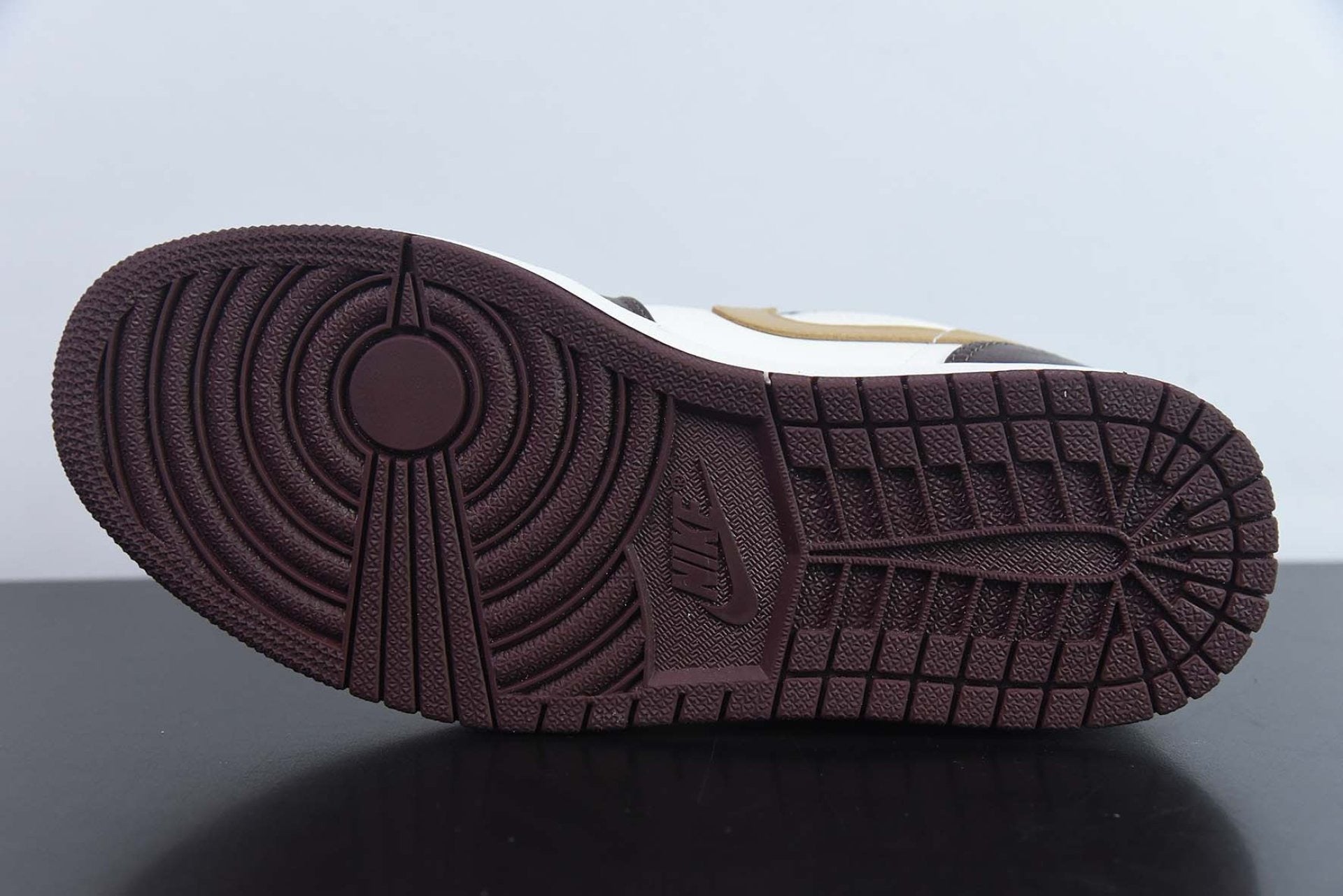 Air Jordan 1 Low Shadow Brown