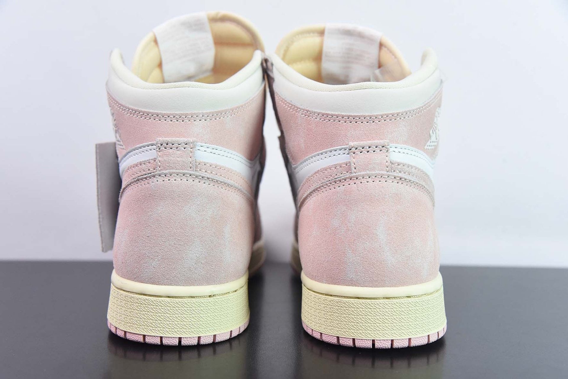 Air Jordan 1 Retro High OG Washed Pink