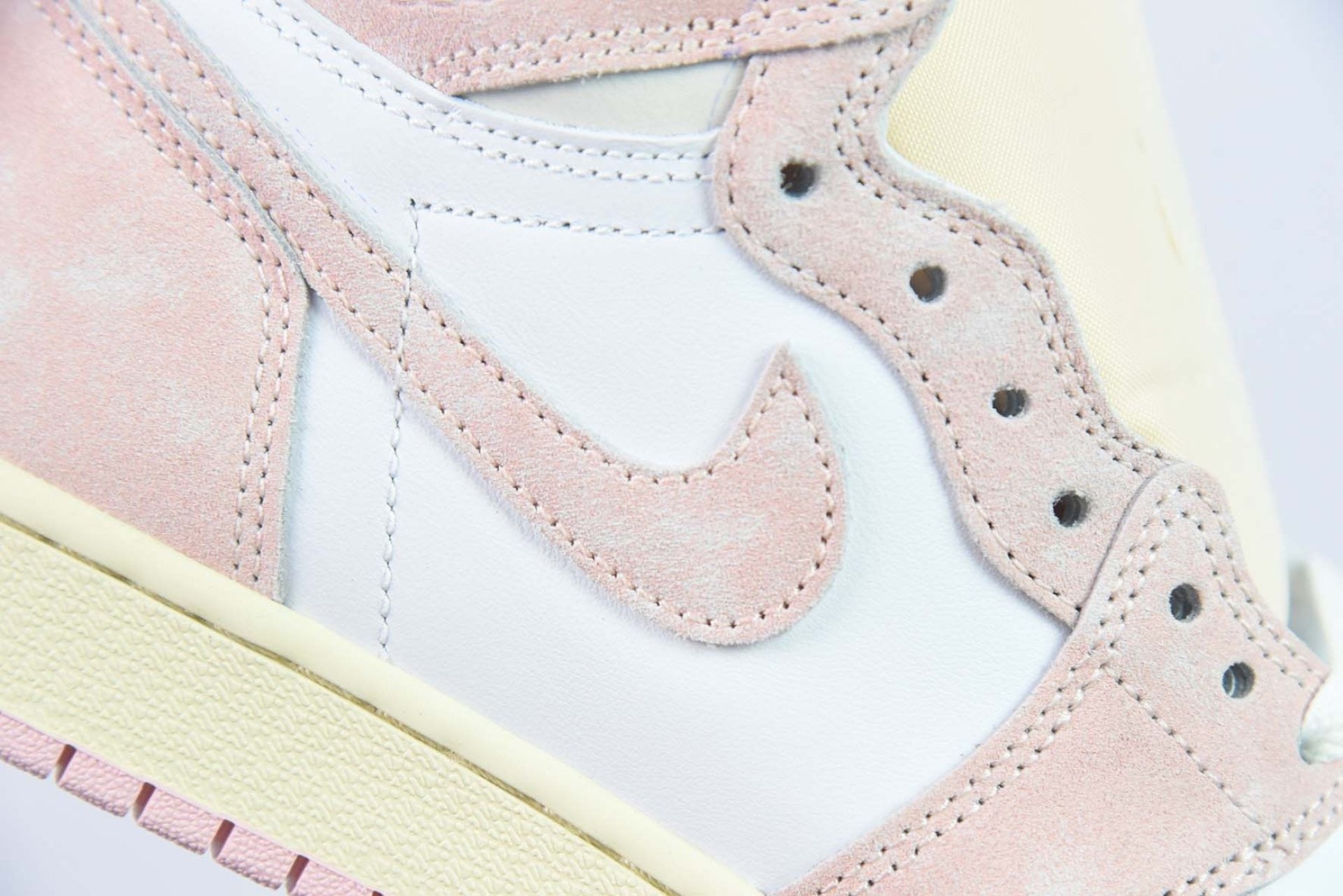 Air Jordan 1 Retro High OG Washed Pink