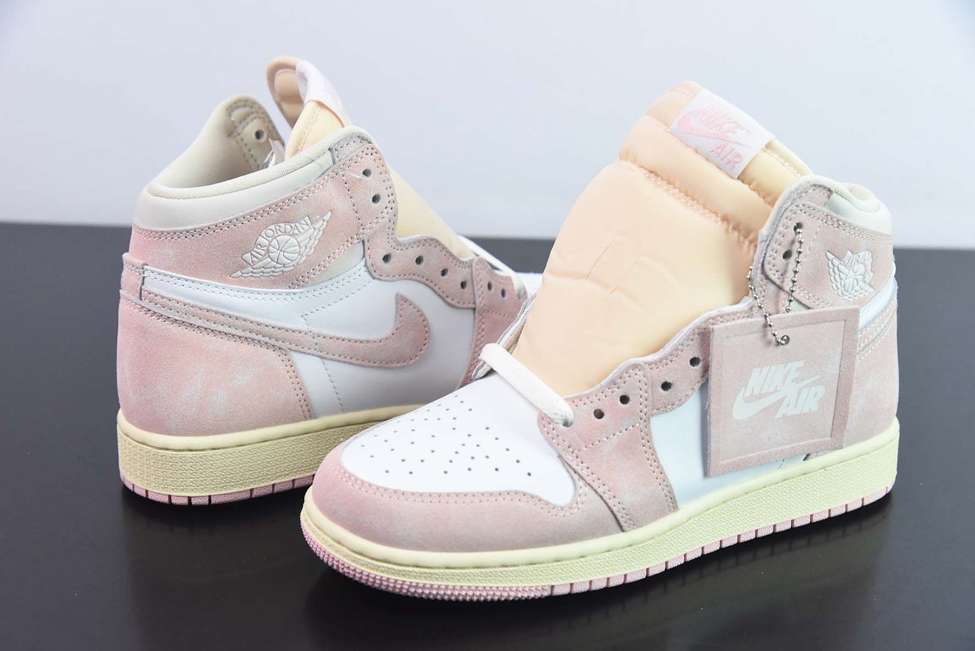 Air Jordan 1 Retro High OG Washed Pink